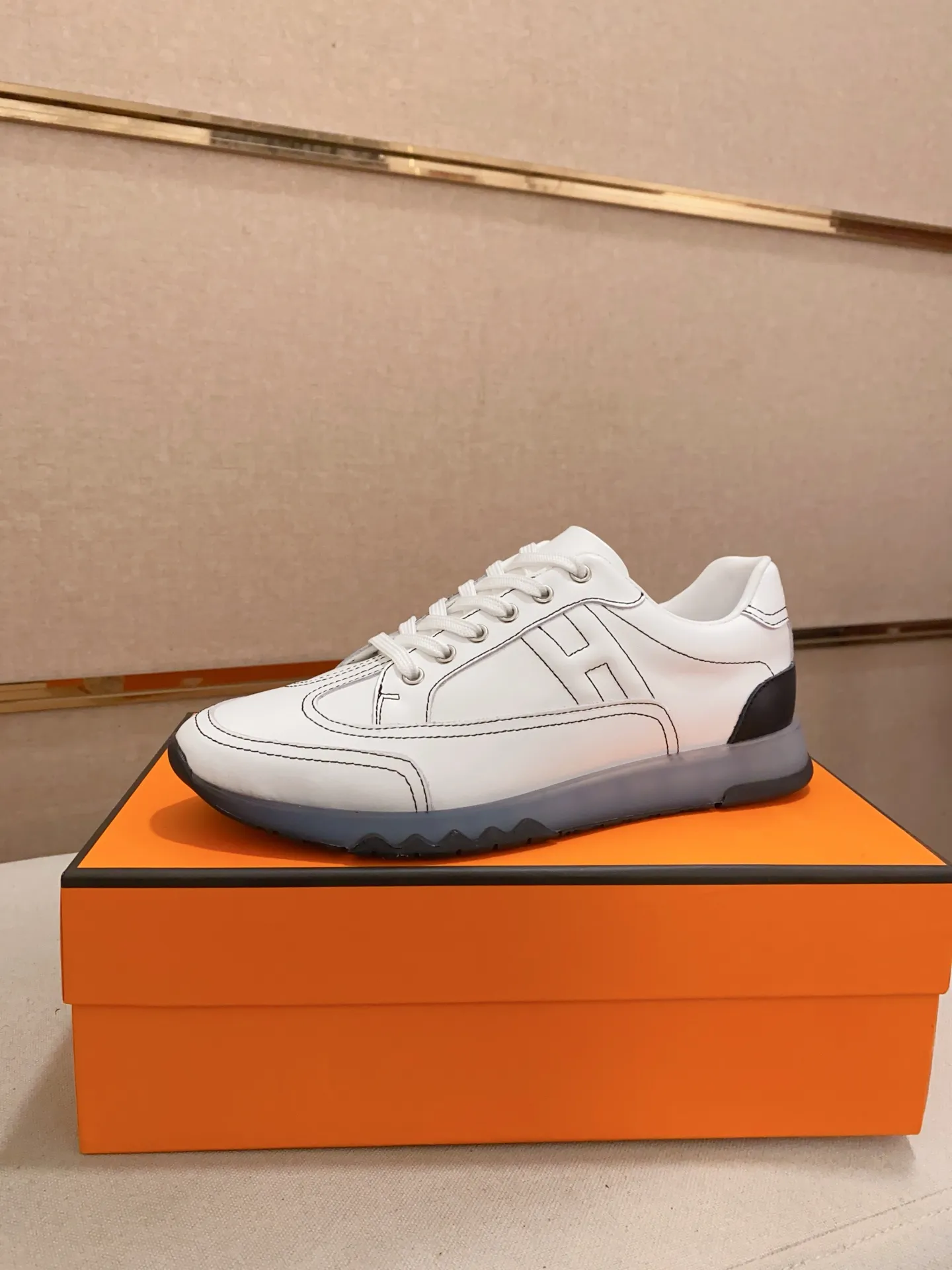 Ex-factory price: 500💰《HERMES》【Classic Original Version】Hermès; Top 🔝 Purchasing Agency 🔍🔍Men's latest 🇺🇸 counters are sold simultaneously, original imported from Italy ▲▲First-layer cowhide ▲▲ (high-end, extravagance and class) times) Exquisite workmanship (Italian 🇮🇹Imported water-dyed 🐂cowhide lining) sole: Original sole provided by the original factory, ⚠️exclusive double-layer activity·TPR·rubber·combined molded outsole; super comfortable·wear-resistant·non-slip·environmental protection The real thing is more beautiful if you take the real thing (high quality, follow the order), you can enter and exit the counter at will * Number of yards: 38·39·40·41·42·43·44# (can be customized 45.)